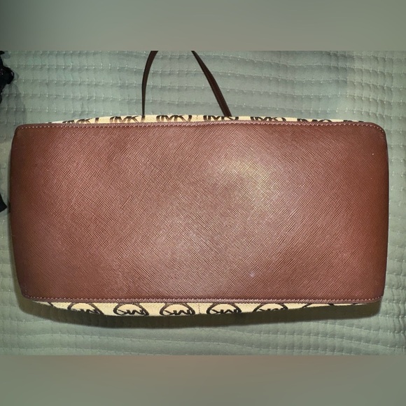 Michael Kors Brown Tote Bag. GUC - Picture 11 of 16